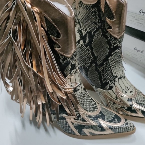 Cape Robin Ankle Boot - Picture 3 of 4